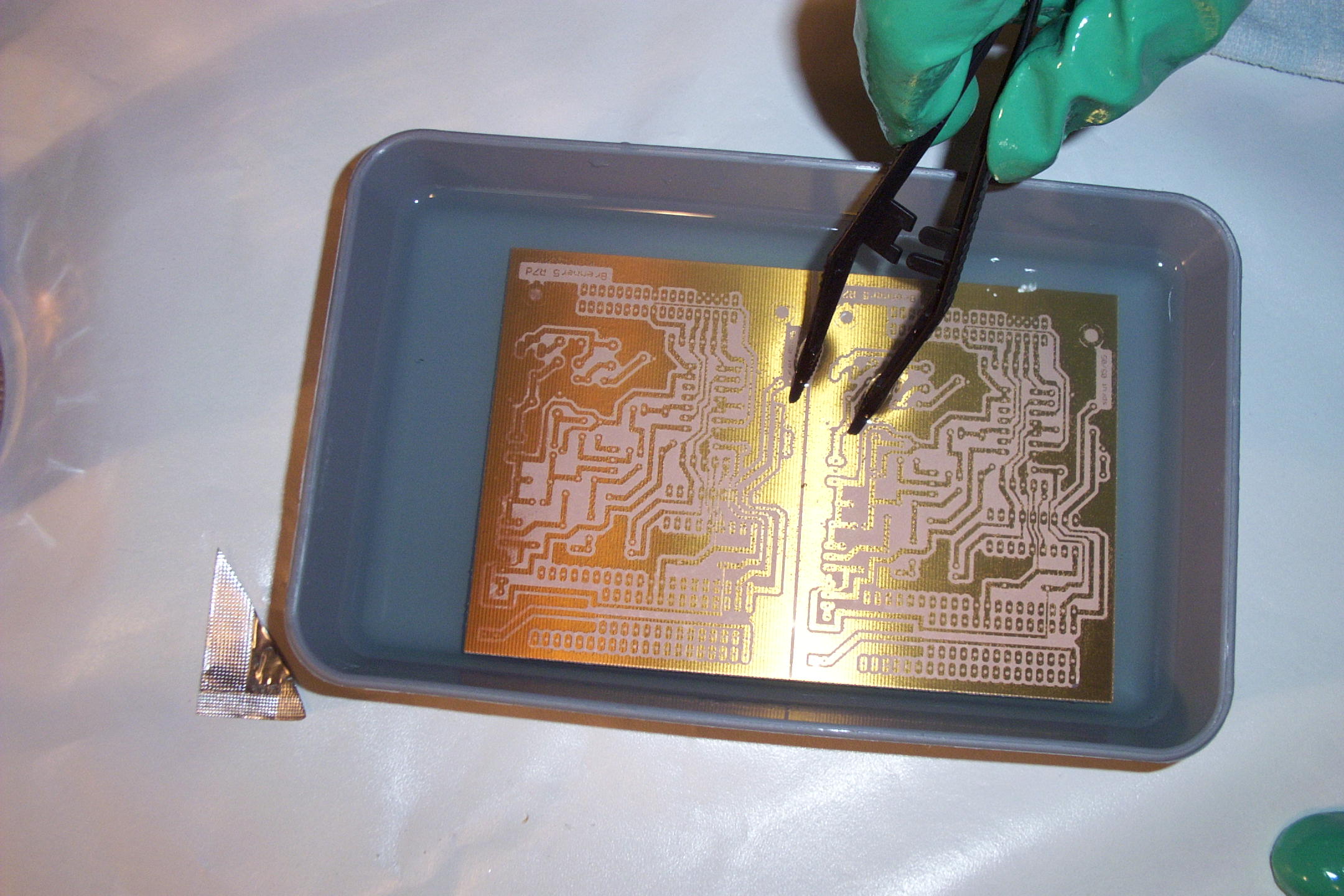 Platine (Kupfer) wird nicht richtig geätzt in Fe3Cl, Elektronik - HIFI-FORUM